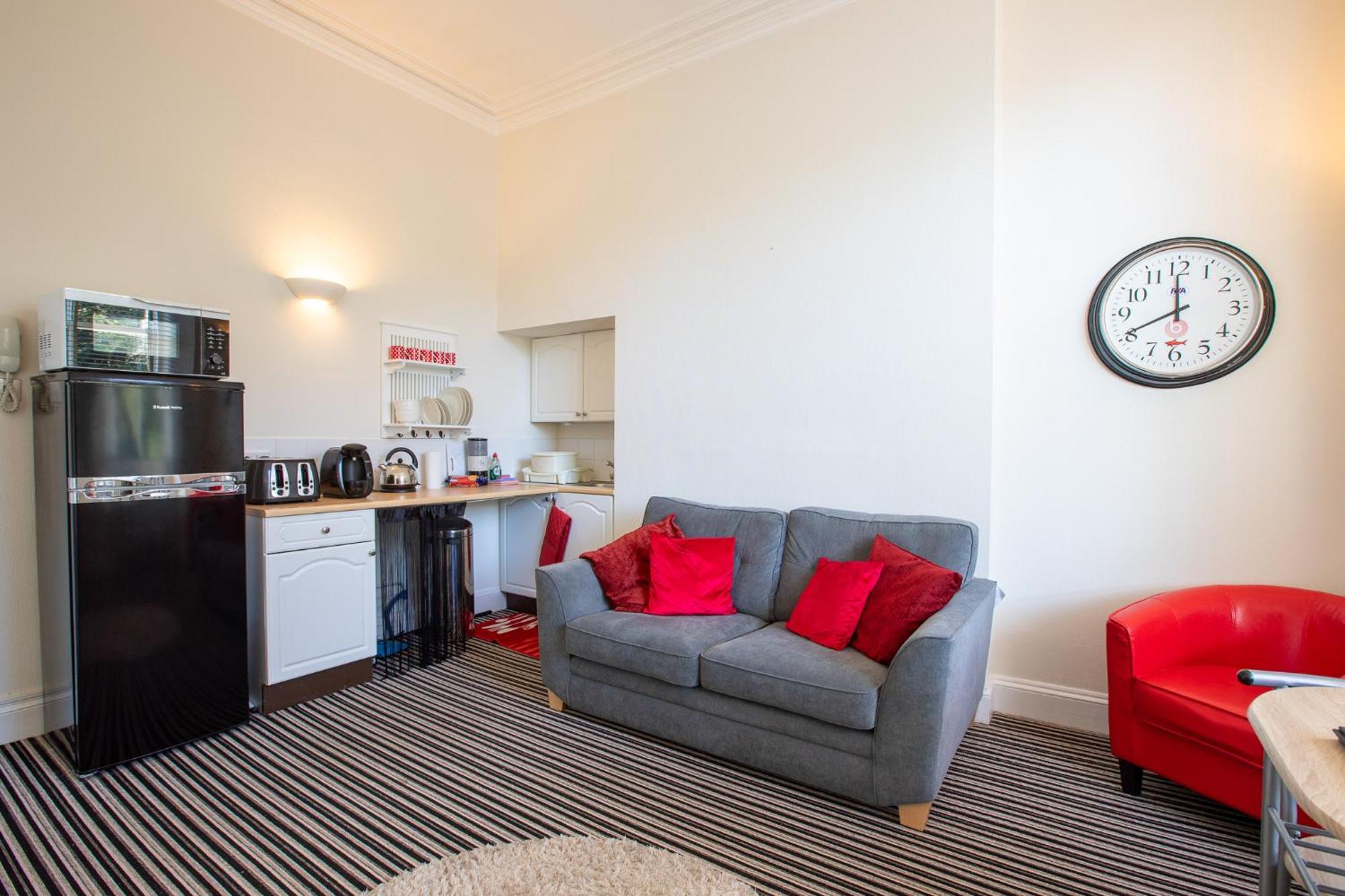Cosy Flat In Victorian Villa- Parking & Garden Torquay Exterior photo